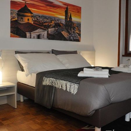 Citywalls Guest House Bergamo Exteriör bild