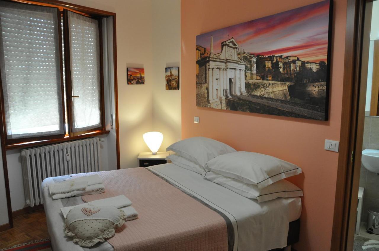 Citywalls Guest House Bergamo Exteriör bild