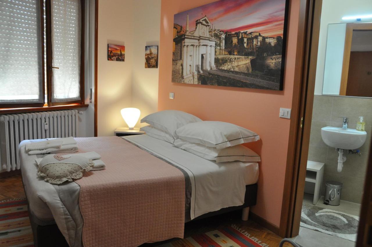 Citywalls Guest House Bergamo Exteriör bild