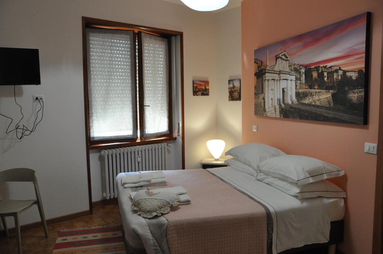 Citywalls Guest House Bergamo Exteriör bild
