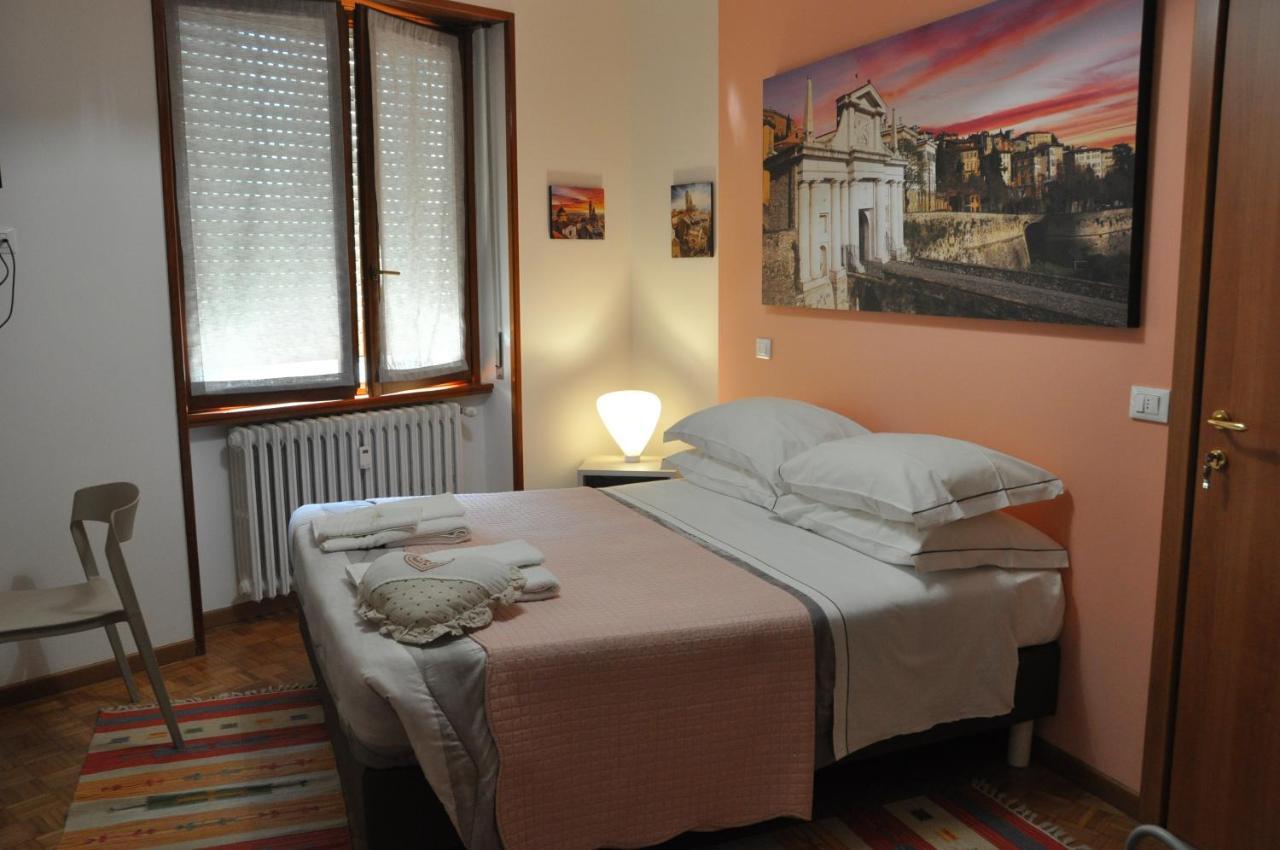 Citywalls Guest House Bergamo Exteriör bild