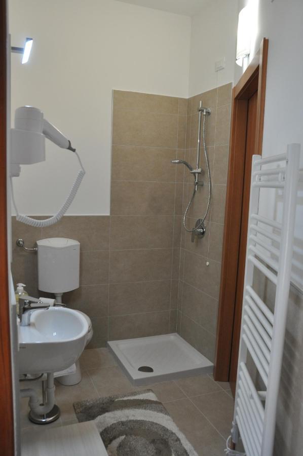 Citywalls Guest House Bergamo Exteriör bild