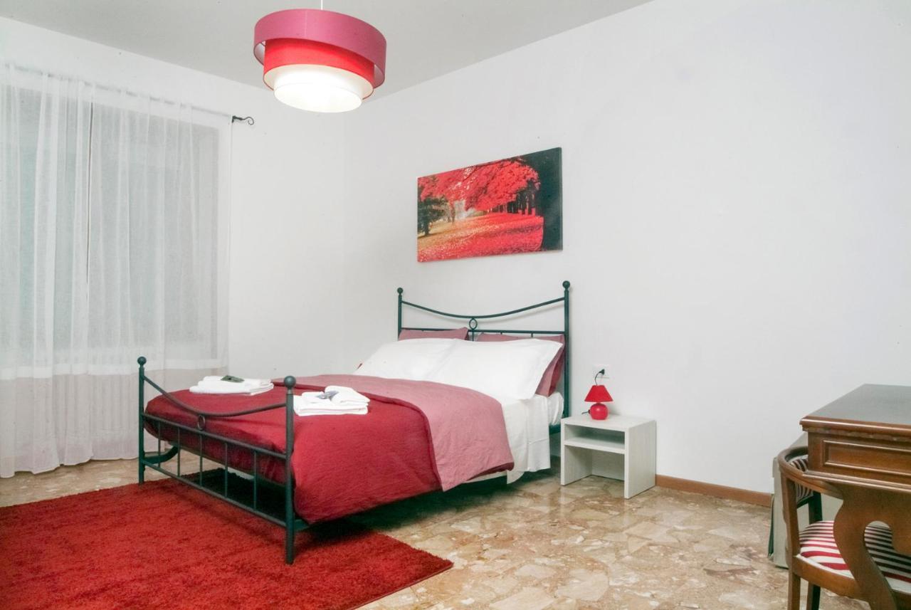 Citywalls Guest House Bergamo Exteriör bild