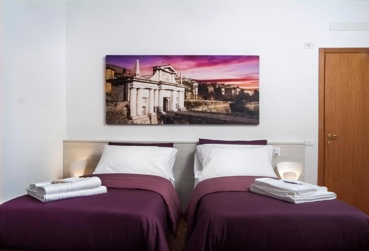 Citywalls Guest House Bergamo Exteriör bild