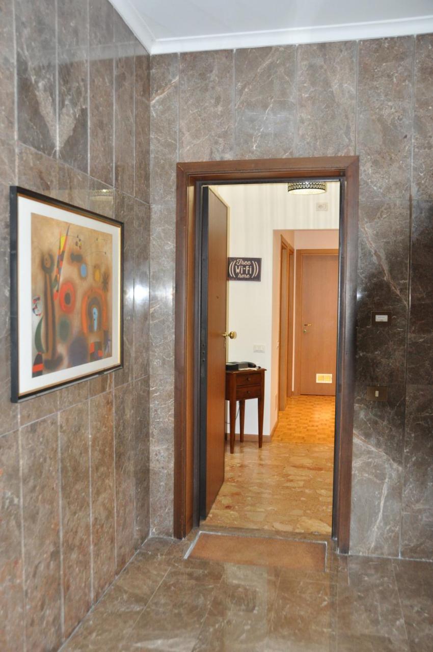 Citywalls Guest House Bergamo Exteriör bild