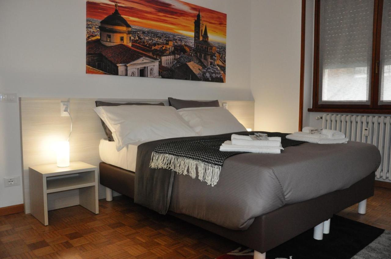Citywalls Guest House Bergamo Exteriör bild