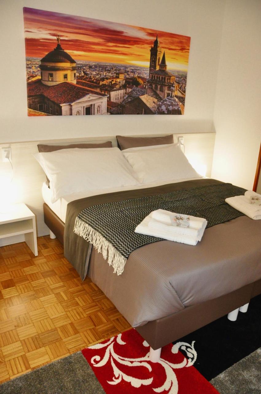 Citywalls Guest House Bergamo Exteriör bild