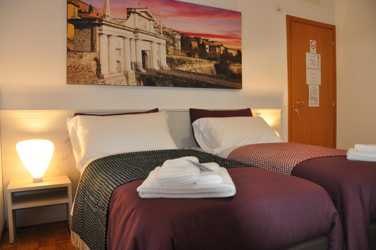 Citywalls Guest House Bergamo Exteriör bild
